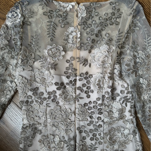 David Meister Silver Nude Floral Midi Dress - Picture 7 of 8